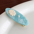 Elegante clip para el pelo azul mármol con relieve de concha y perlas - 5,5 cm / Concha