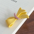 Roze en gele acetaat strik haarklem met Amy bear Handmade tekst op houten oppervlak - 5.4cm / Geel
