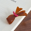 Handgemaakte amber acetaat strik haarclip met roze detail en gladde afwerking - 5.4cm / Bruin