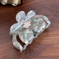 Elegante molletta per capelli a fiore con finitura perlata e strass centrale luminoso - 8cm / Grigio Iridescente