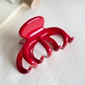 Pinza para el pelo roja brillante de acetato para cabello grueso sobre fondo de tela suave - Rojo Sólido sin Sello