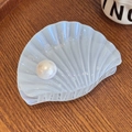 Pince à cheveux coquillage bleu clair nacré avec perle sur surface en bois - Bleu Avec Perle Artificielle-9.5cm