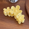 Set di tre mollette per capelli a forma di fiore di frangipane giallo chiaro - Giallo Chiaro-11cm