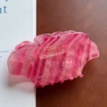Pink shell-shaped acetic acid hair claw clip with striped patterns for elegant hair styling - Rose Red