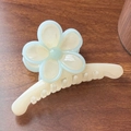 Pinza per capelli a fiore verde menta e crema con perla centrale lucida ed elegante - Pinza Blu Bianco