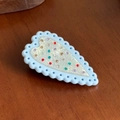 Fermaglio per capelli a cuore azzurro con strass colorati e glitter bianchi - 5cm / Blu