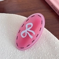 Rosafarbene ovale Haarspange aus Acetat mit weißem Schleifenmuster und schwarzer Naht - Oval Rosa-4.6cm