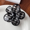 Elegante molletta per capelli a fiore a scacchi neri e bianchi con finitura lucida - Forma di Fiore / Nero