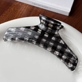 Pinza per capelli classica a scacchi bianchi e neri con finitura lucida in acrilico - Forma a Gruccia / Nero