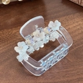 Pince à cheveux transparente avec fleurs blanches mates et cœurs en cristal AB - Bleu Transparent