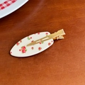 Fermaglio vintage con motivi di rose rosse su acetato bianco e base in metallo dorato - 6.5cmx2.4cm / Motivo Floreale (Molletta a Becco)