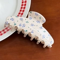 Elegante pinza per capelli in acetato crema con motivo floreale blu e piccoli strass - Motivo Mirtillo (Grande)