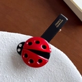 Süße Marienkäfer-Haarklammer aus Acetat in Rot mit schwarzen Punkten und Glitzersteinen - Rot / 5.3cm