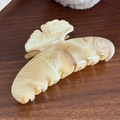 Elegante pinza per capelli a foglia di ginkgo grande con trama marmorizzata color crema - Molletta a Artiglio Grande Foglia d'Acero