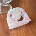 Pinza per capelli in acetato floreale stile francese nei toni rosa blu e beige - Floreale Blu Rosa Con Logo Dorato