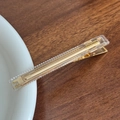 Eleganter halbtransparenter Acryl-Haarclip mit Gold-Metallbasis und France-Gravur - 8cm / Transparent