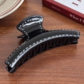 Pince à cheveux noire brillante en forme de croissant avec motif sur bois - Style Standard Minimaliste / 11.5CM / Noir
