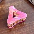 Triangle hair claw clip in pink marble texture with gold metal teeth minimalist style - Triangle / Pink