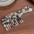 Tortoise shell cellulose acetate wide-tooth hair comb in ivory and black pattern - Beige Tortoiseshell-16cm