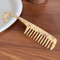 Peigne à dents larges en acétate avec manche à crochet, fini marbre écaille - Poche zippée