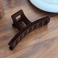 Elegante pinza per capelli floccata marrone scuro con trama in velluto e molla in metallo - Caffè Rettangolo