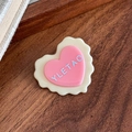 Barrette à cheveux cœur rose mignon avec bord festonné crème et texte YLETAO - Cœur Beige