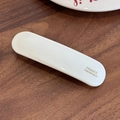 Fermaglio per capelli minimalista in acetato bianco crema con scritta dorata France Handmade - Bianco