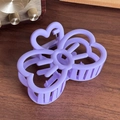 Pince à cheveux papillon violet mat avec un design creux en forme de cœur - Violet