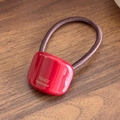 Élastique à cheveux durable avec breloque géométrique en acétate rouge sur bois - Rouge