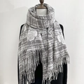 Écharpe élégante aspect cachemire motif camélia avec franges en gris et blanc - 60x180cm / Gris