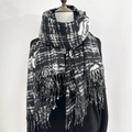 Écharpe épaisse en cachemire synthétique à motif camélia et franges pour chaleur d'hiver - 60x180cm / Noir