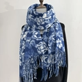 Dicker Winterschal mit blau-weißem Blumen-Rosen-Druck und Fransen für Damen - Blau
