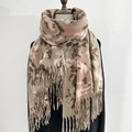 Sciarpa vintage effetto cashmere beige con fiori rosa e eleganti bordi con frange - Cachi