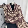 Sciarpa invernale spessa a righe da donna in rosso vino e beige con motivo a fiamme - Viola Loto / Taglia unica