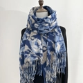 Sciarpa calda spessa da donna con stampa floreale blu e grigia e frange alla moda - Blu