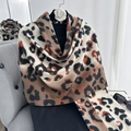 Morbida sciarpa pashmina maculata beige e marrone per un look autunnale ed elegante - Stile Nappa Lunga / Marrone