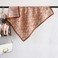 Franse vintage zijden vierkante sjaal met paisley motief in warm karamel oranje - Bruinrood