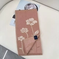 Écharpe en laine tricotée rose avec motif floral jacquard et texture douce d'hiver - Petit / Khaki
