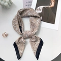 Eleganter Paisley-Seidenschal in Khaki mit schwarzem Rand und modischen Perlen-Accessoires - 68*68cm / Hellkhaki Paisley(68RZW200-1)