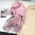 Sciarpa spessa reversibile in cashmere rosa e grigio con frange e accessori estetici - Rosa Chiaro