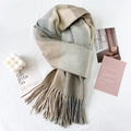 Bufanda suave de cuadros con flecos en tonos beige y café para otoño e invierno - 180x67cm / Caqui claro