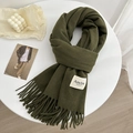 Écharpe femme vert olive foncé en laine mélangée avec franges et étiquette chic - 190x65cm / Vert Herbe (FY186)