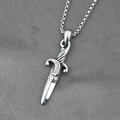 Halskette mit silbernem Dolch-Anhänger im Gothic-Stil und filigranen Gravuren - Anhänger mit Kette