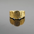 Anillo vintage de acero de titanio dorado con patrón geométrico industrial para hombre - US 7 / Dorado