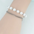 Zweilagiges Titanstahl-Panzerkettenarmband mit weißen Perlen und Metallperlen für Damen - Stil B Große Perlen