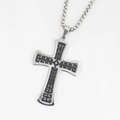 Collar de cruz para hombre en acero de titanio con patrón geométrico negro y diamante central - Colgante + Cadena a Juego