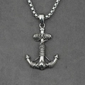 Collier pendentif ancre en acier inoxydable poli avec détails de corde sur tissu gris - Pendentif Avec Chaîne Comme Indiqué