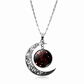 Dettaglio del ciondolo a luna d'argento con gemma del Cancro e catena a corda fine - Cancro (XHXL0524)