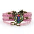 Mehrlagiges rosa Lederarmband mit bronzenem Skarabäus-Käfer und Schmetterlingsanhänger - Rosa