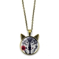 Detail of wolf head glass pendant with red rose and bronze vintage style chain - Wolf and Red Rose Style (XSWX2649) / Bronze